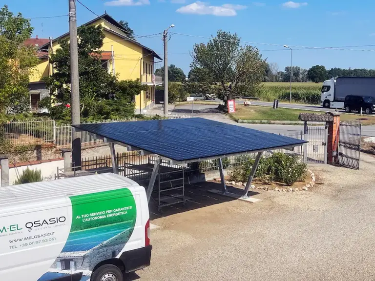 Pensilina fotovoltaica