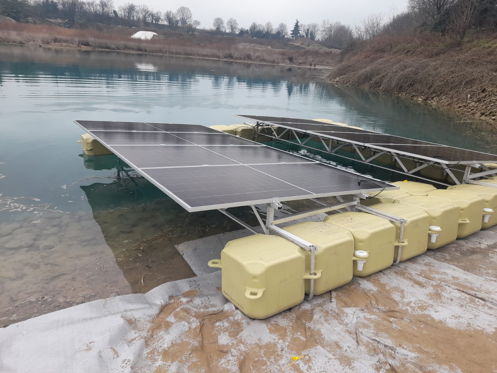 Impianto fotovoltaico galleggiante
